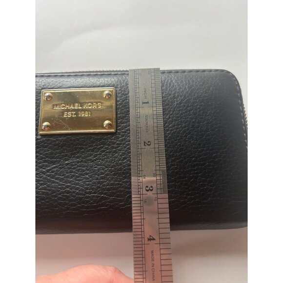 Michael Kors Black Pebbled Leather Continental Zip Wallet With Gold Logo Plate - Picture 8 of 9